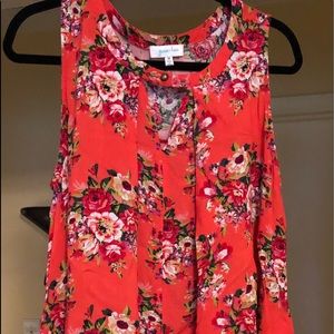 Sleeveless hi/low blouse